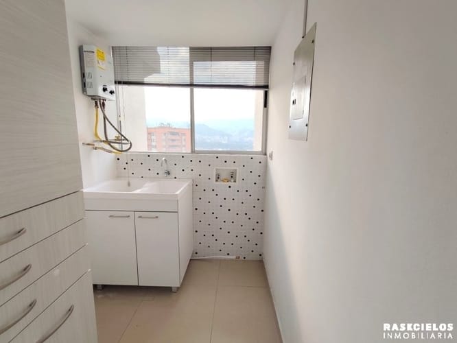 Apartamento de 2 alcobas en arriendo en Los Balsos, Medellín, 90 m² · foto 12 de 12