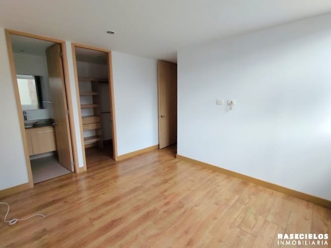 Apartamento de 3 alcobas en arriendo en El Poblado, Medellín · foto 5 de 14