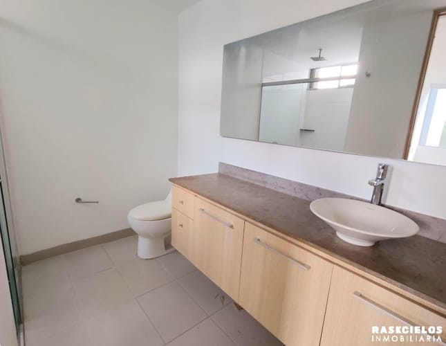Apartamento de 3 alcobas en arriendo en El Poblado, Medellín · foto 6 de 14