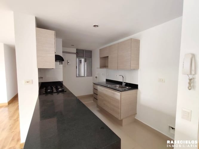 Apartamento de 3 alcobas en arriendo en El Poblado, Medellín · foto 12 de 14