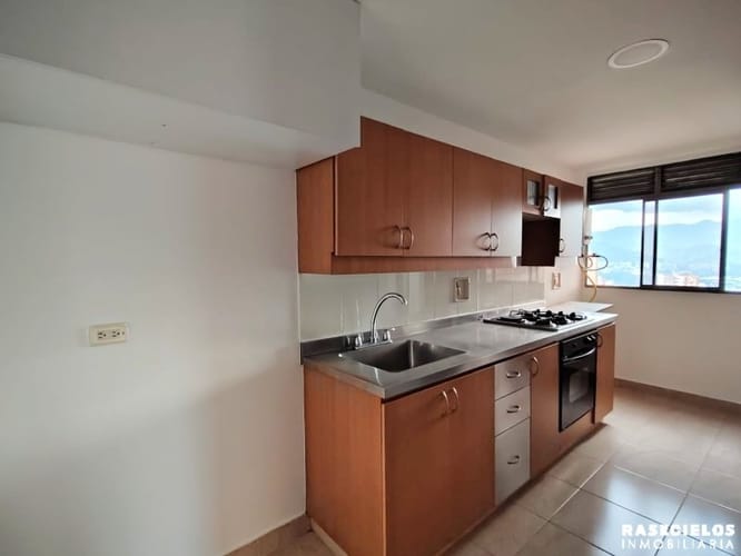 Apartamento de 3 alcobas en arriendo en Los Balsos, Medellín, 106 m² · foto 8 de 11