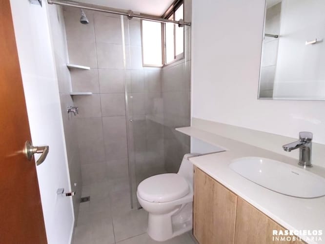 Apartamento de 3 alcobas en arriendo en Los Balsos, Medellín, 106 m² · foto 11 de 11