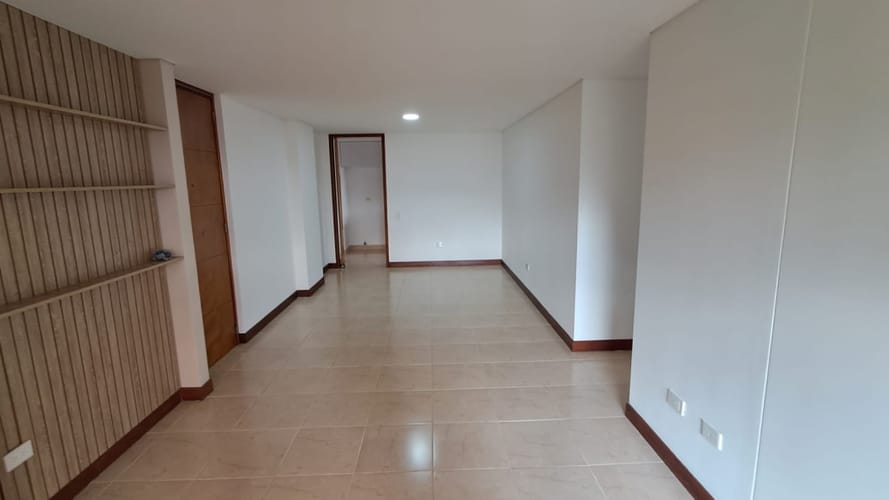 Apartamento de 3 alcobas en arriendo en Los Balsos, Medellín, 106 m² · foto 2 de 19
