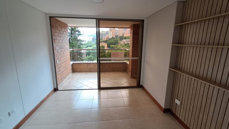 Apartamento de 3 alcobas en arriendo en Los Balsos, Medellín, 106 m² · foto 4 de 19