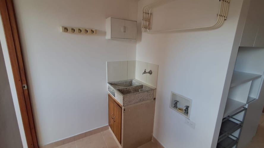 Apartamento de 3 alcobas en arriendo en Los Balsos, Medellín, 106 m² · foto 7 de 19