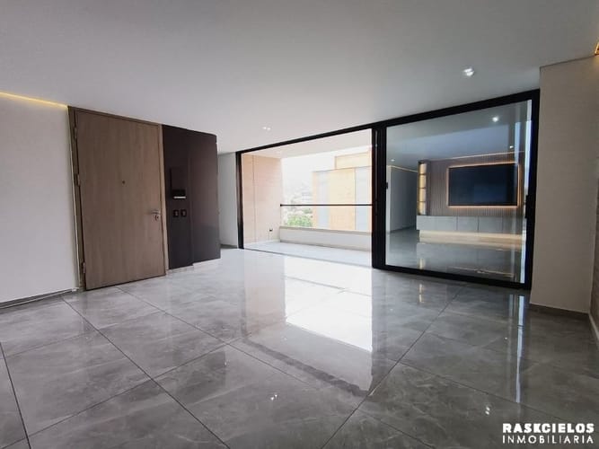 Apartamento de 3 alcobas en arriendo en Las Acacias, Medellín, 130 m² · foto 2 de 20