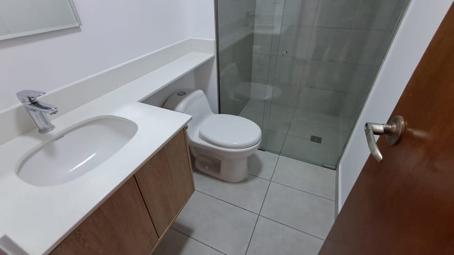 Apartamento de 3 alcobas en arriendo en Los Balsos, Medellín, 106 m² · foto 10 de 19