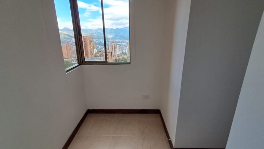 Apartamento de 3 alcobas en arriendo en Los Balsos, Medellín, 106 m² · foto 12 de 19