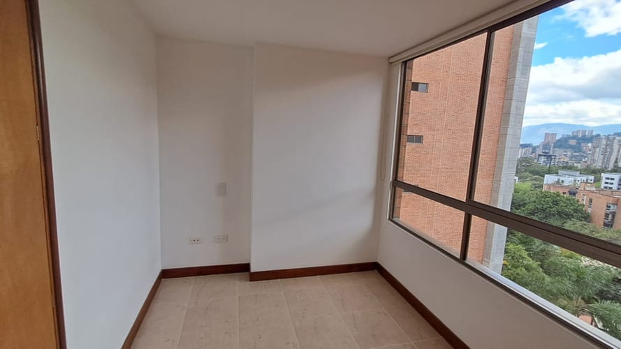 Apartamento de 3 alcobas en arriendo en Los Balsos, Medellín, 106 m² · foto 14 de 19