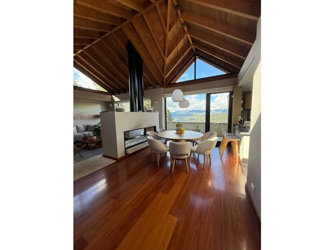 Casa de 3 alcobas en venta en Paramo, La Calera, 330 m² · foto 2 de 24