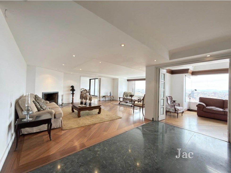 Apartamento en venta en El Chico, Bogotá · foto 2 de 24