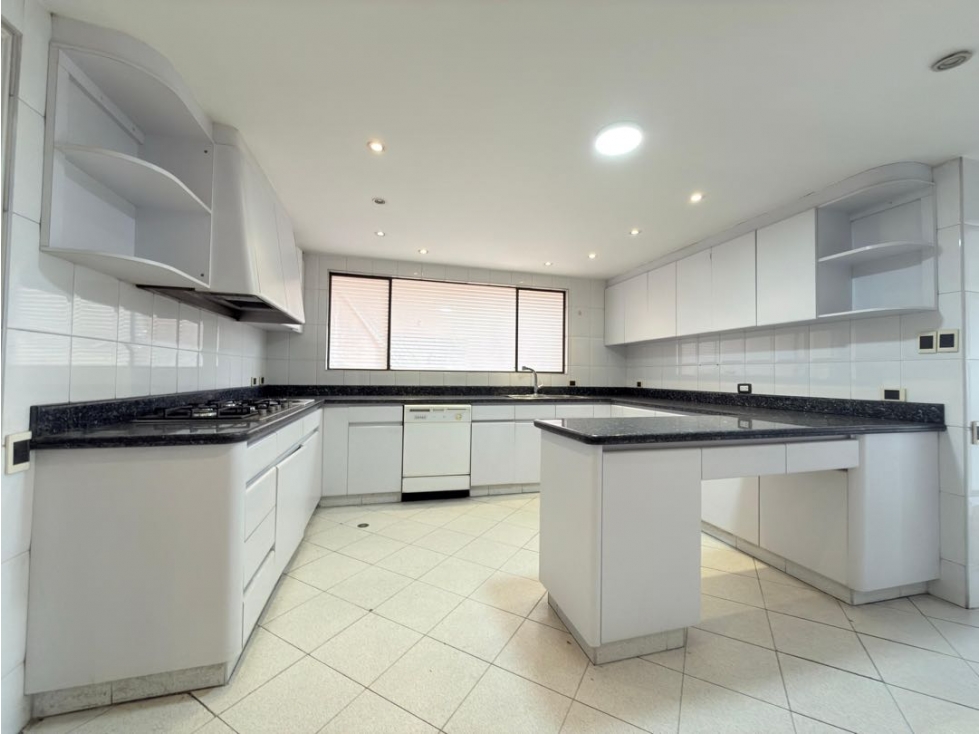 Apartamento en venta en El Chico, Bogotá · foto 10 de 24