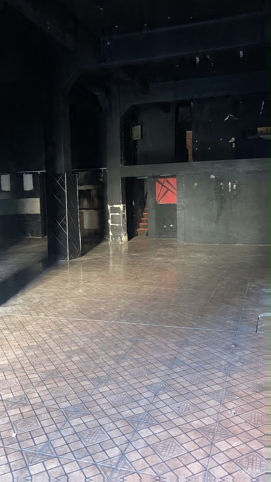 Alquilo Local Comercial, 150 Metros De Planta Mas Sotano Y Entrepiso, 3 Baños, Ubicacion Estrategica. · Foto 10