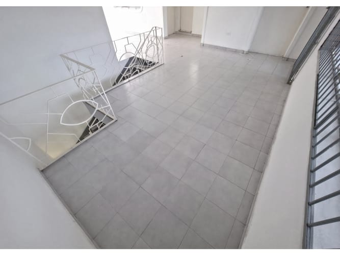 Casa de 6 alcobas en arriendo en Miraflores, Medellín, 160 m² · foto 6 de 24