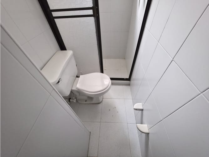 Casa de 6 alcobas en arriendo en Miraflores, Medellín, 160 m² · foto 13 de 24