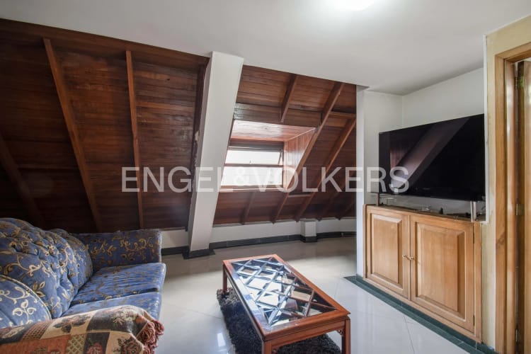 Apartamento de 3 alcobas en venta en Santa Barbara Occidental, Bogotá, 154 m² · foto 8 de 14