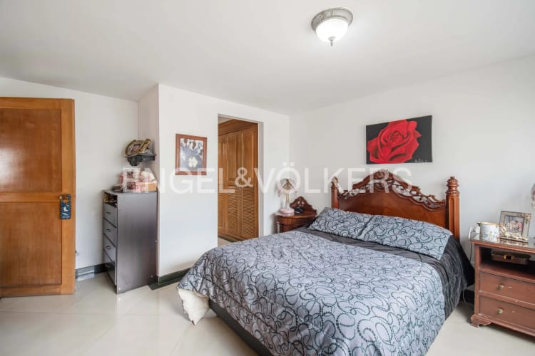 Apartamento de 3 alcobas en venta en Santa Barbara Occidental, Bogotá, 154 m² · foto 7 de 14