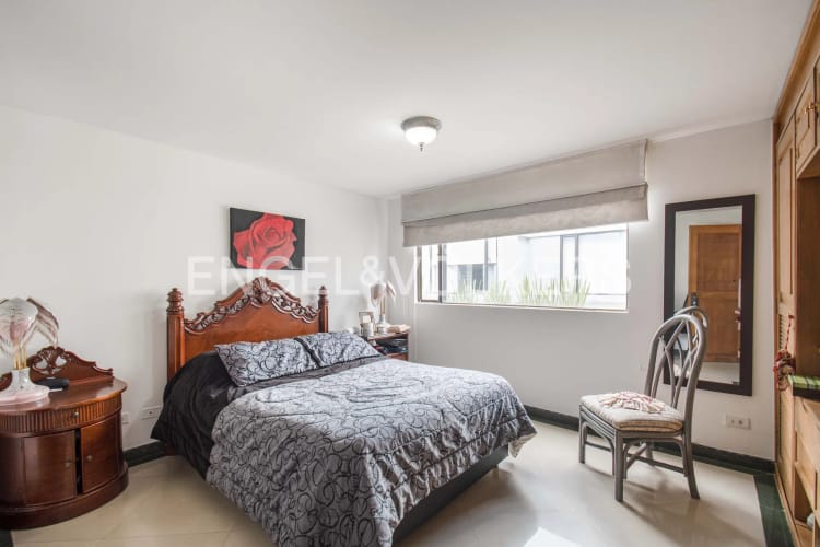 Apartamento de 3 alcobas en venta en Santa Barbara Occidental, Bogotá, 154 m² · foto 6 de 14
