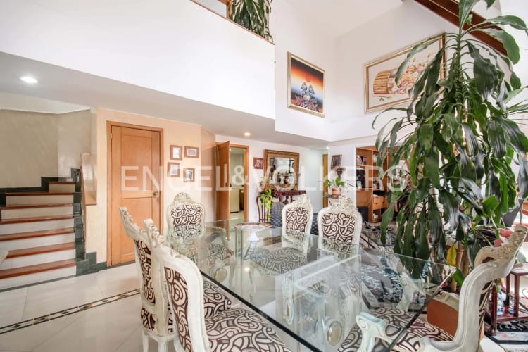 Apartamento de 3 alcobas en venta en Santa Barbara Occidental, Bogotá, 154 m² · foto 2 de 14