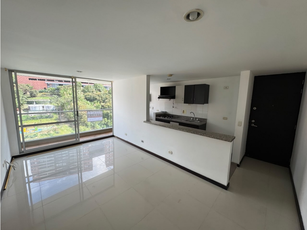 Apartamento en arriendo en El Trianon, Medellín · foto 3 de 21
