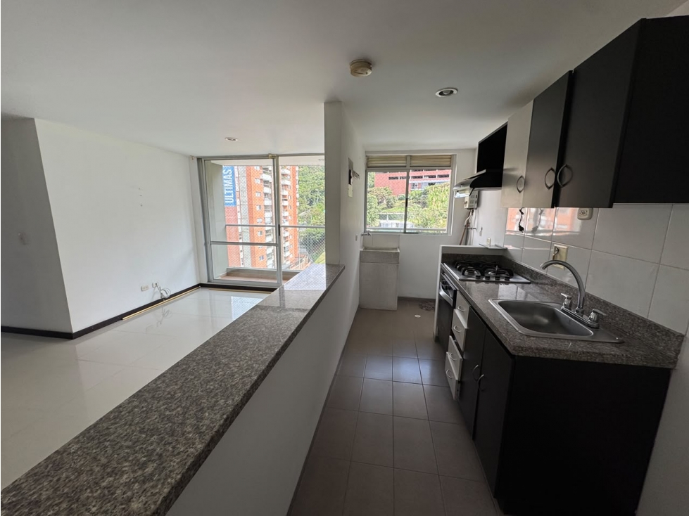Apartamento en arriendo en El Trianon, Medellín · foto 4 de 21