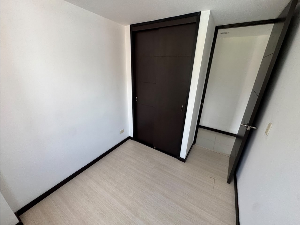 Apartamento en arriendo en El Trianon, Medellín · foto 5 de 21
