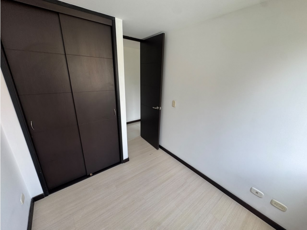 Apartamento en arriendo en El Trianon, Medellín · foto 8 de 21