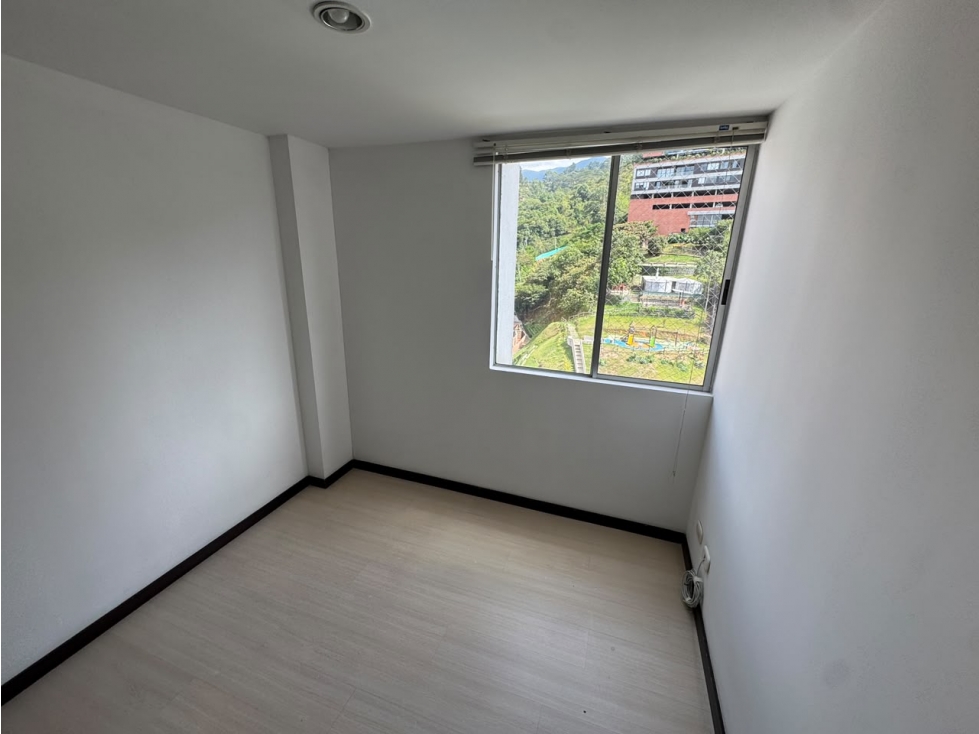 Apartamento en arriendo en El Trianon, Medellín · foto 9 de 21
