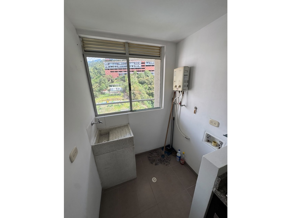 Apartamento en arriendo en El Trianon, Medellín · foto 10 de 21