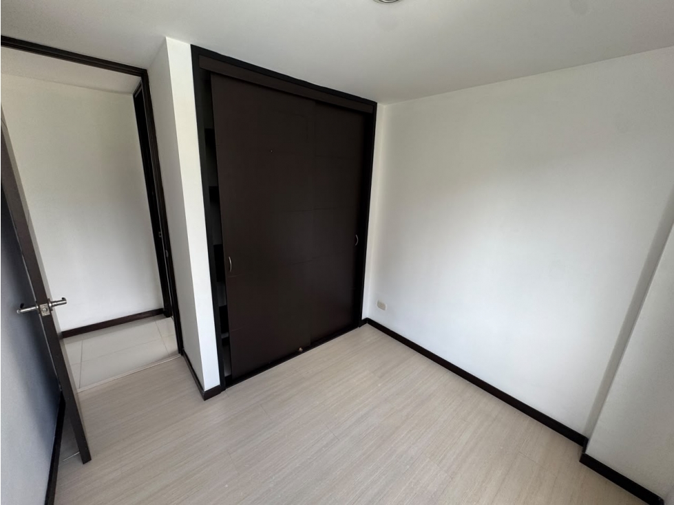 Apartamento en arriendo en El Trianon, Medellín · foto 13 de 21