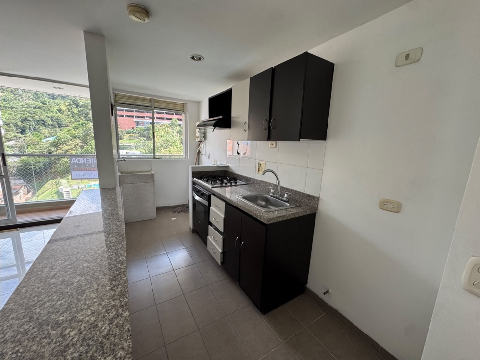 Apartamento en arriendo en El Trianon, Medellín · foto 15 de 21