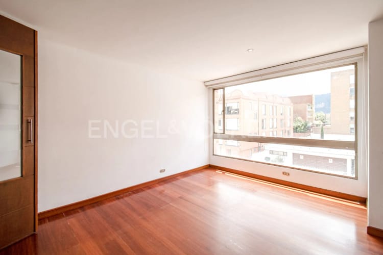 Apartamento de 3 alcobas en venta en Santa Barbara Occidental, Bogotá, 235 m² · foto 18 de 18