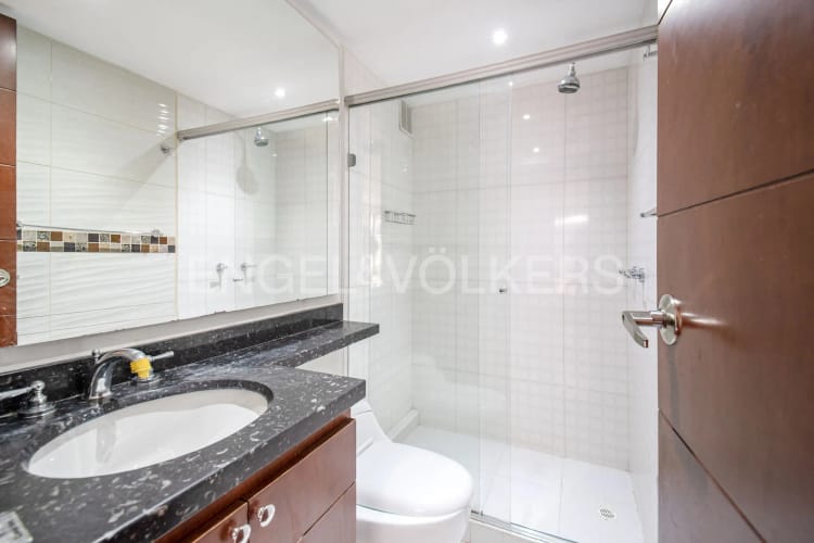 Apartamento de 3 alcobas en venta en Santa Barbara Occidental, Bogotá, 235 m² · foto 14 de 18