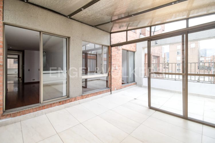 Apartamento de 3 alcobas en venta en Santa Barbara Occidental, Bogotá, 235 m² · foto 4 de 18
