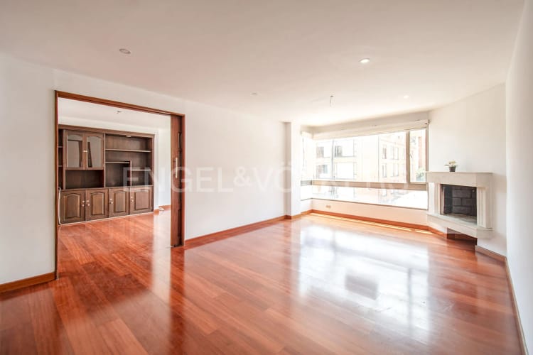 Apartamento de 3 alcobas en venta en Santa Barbara Occidental, Bogotá, 235 m² · foto 3 de 18