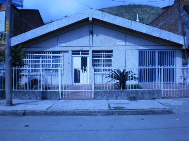 Casa de 5 alcobas en venta en El Bosque, Cali, 368 m² · foto 19 de 20