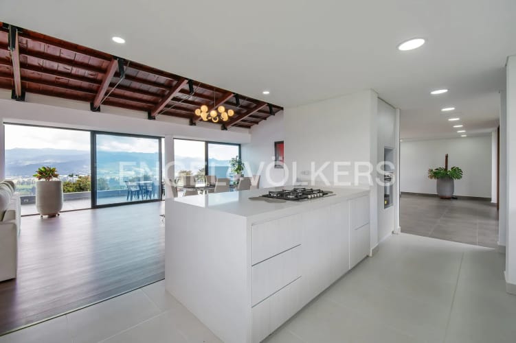 Casa de 5 alcobas en arriendo en San Gabriel, Sopó, 416 m² · foto 6 de 20