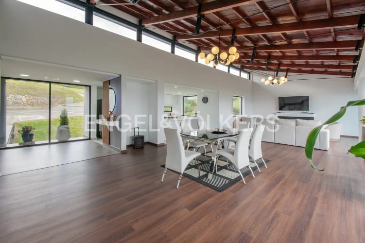 Casa de 5 alcobas en arriendo en San Gabriel, Sopó, 416 m² · foto 4 de 20