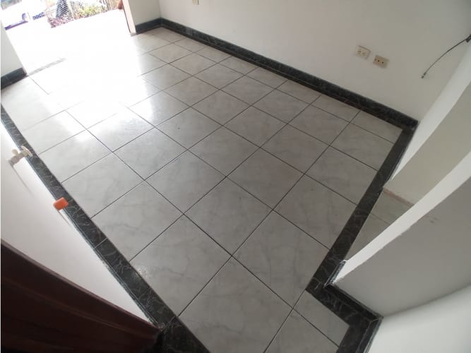 Local en arriendo en Cataluña, Medellín, 16 m² · foto 2 de 6