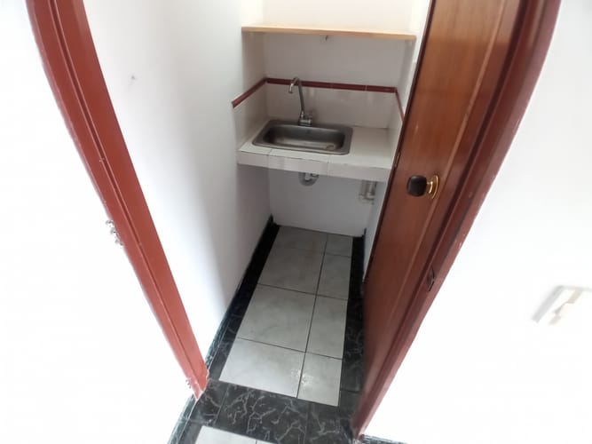 Local en arriendo en Cataluña, Medellín, 16 m² · foto 3 de 6