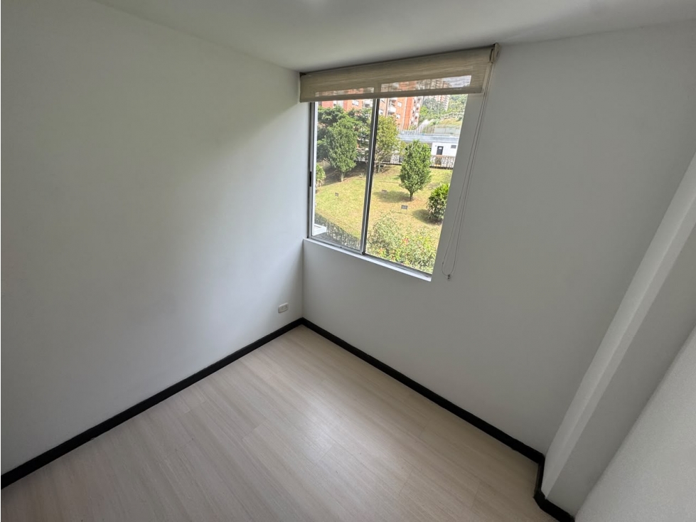 Apartamento en arriendo en El Trianon, Medellín · foto 3 de 22