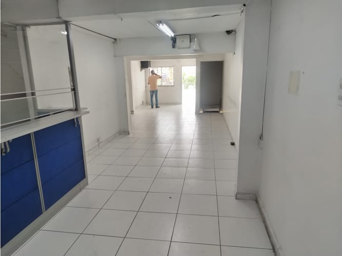 Bodega en arriendo en Caribe, Medellín, 250 m² · foto 3 de 24