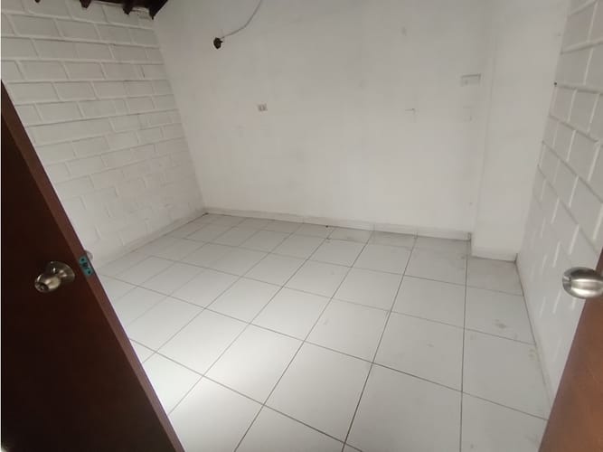 Bodega en arriendo en Caribe, Medellín, 250 m² · foto 5 de 24