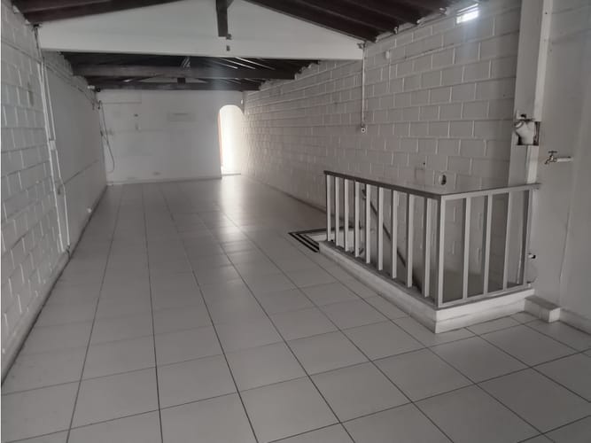 Bodega en arriendo en Caribe, Medellín, 250 m² · foto 7 de 24