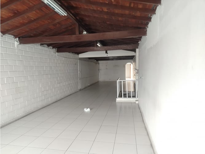 Bodega en arriendo en Caribe, Medellín, 250 m² · foto 10 de 24