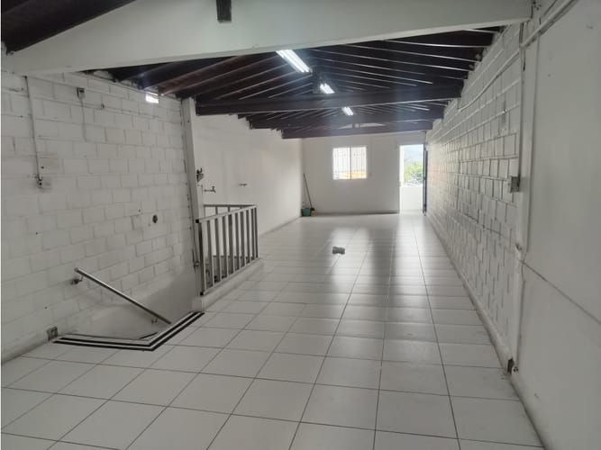 Bodega en arriendo en Caribe, Medellín, 250 m² · foto 12 de 24