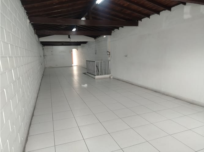 Bodega en arriendo en Caribe, Medellín, 250 m² · foto 14 de 24