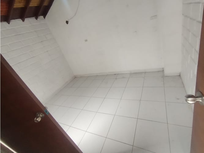 Bodega en arriendo en Caribe, Medellín, 250 m² · foto 15 de 24