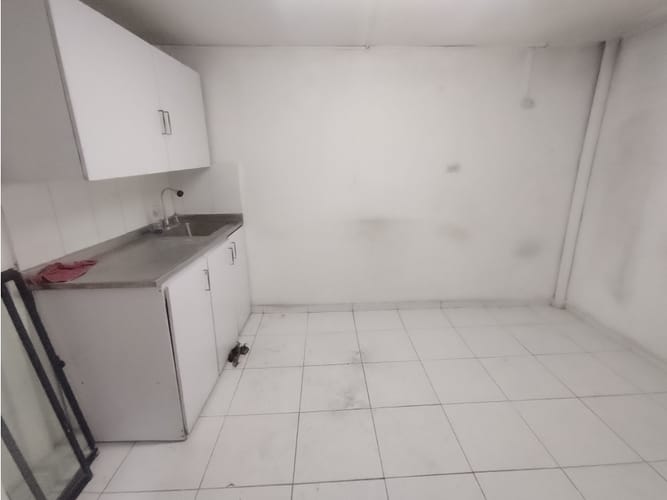 Bodega en arriendo en Caribe, Medellín, 250 m² · foto 24 de 24