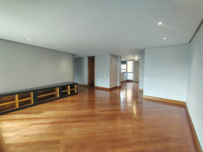 Apartamento de 2 alcobas en arriendo en La Aguacatala, Medellín, 180 m² · foto 10 de 17